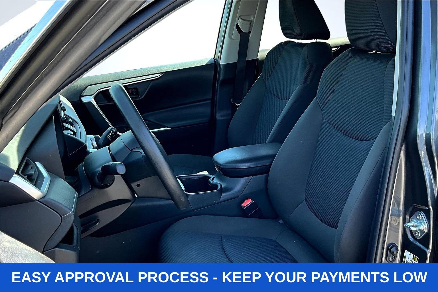 Used 2022 Toyota RAV4 LE AWD/4WD image 26