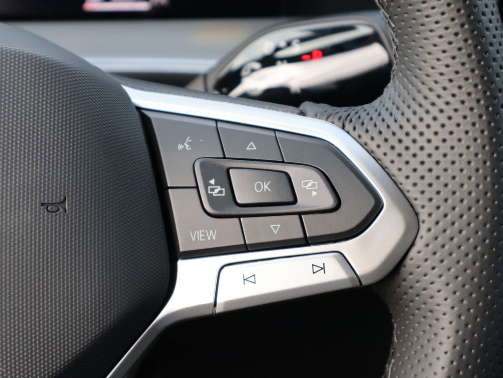 New 2026 Volkswagen Tiguan SE R-Line image 35