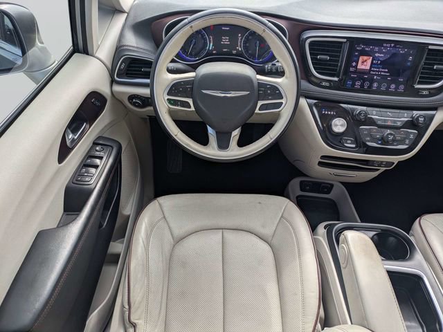 Used 2020 Chrysler Pacifica Limited FWD image 17