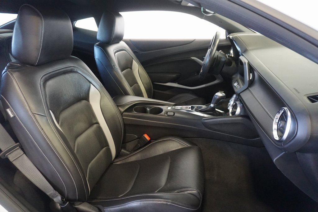 Used 2022 Chevrolet Camaro LT w/ Technology Package image 23