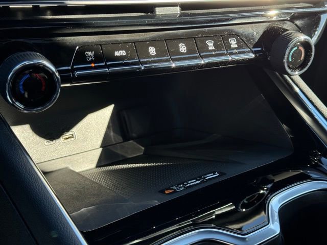 Used 2024 Chevrolet Traverse RS w/ LPO, Floor Liner Package image 34