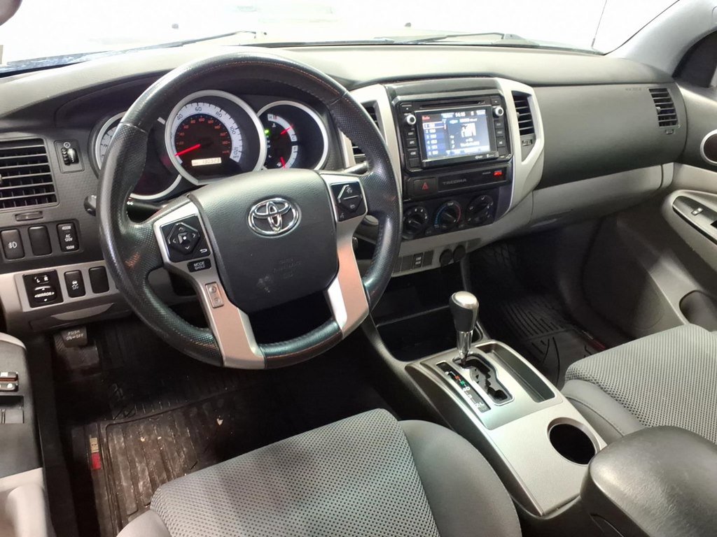 Used 2015 Toyota Tacoma 4x4 Access Cab V6 w/ TRD Sport Package image 9