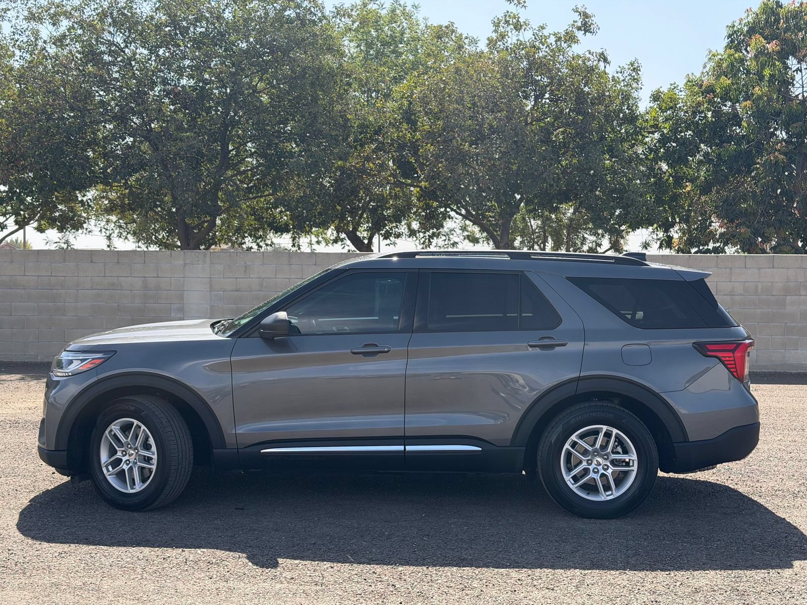 Used 2025 Ford Explorer Active w/ Active Comfort Package RWD image 8