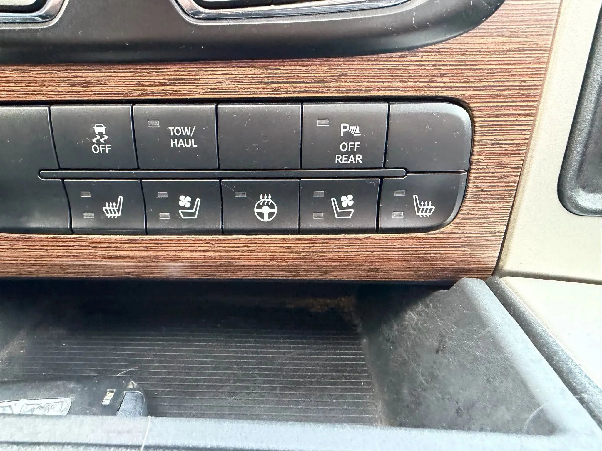 Used 2017 RAM 1500 Laramie image 28