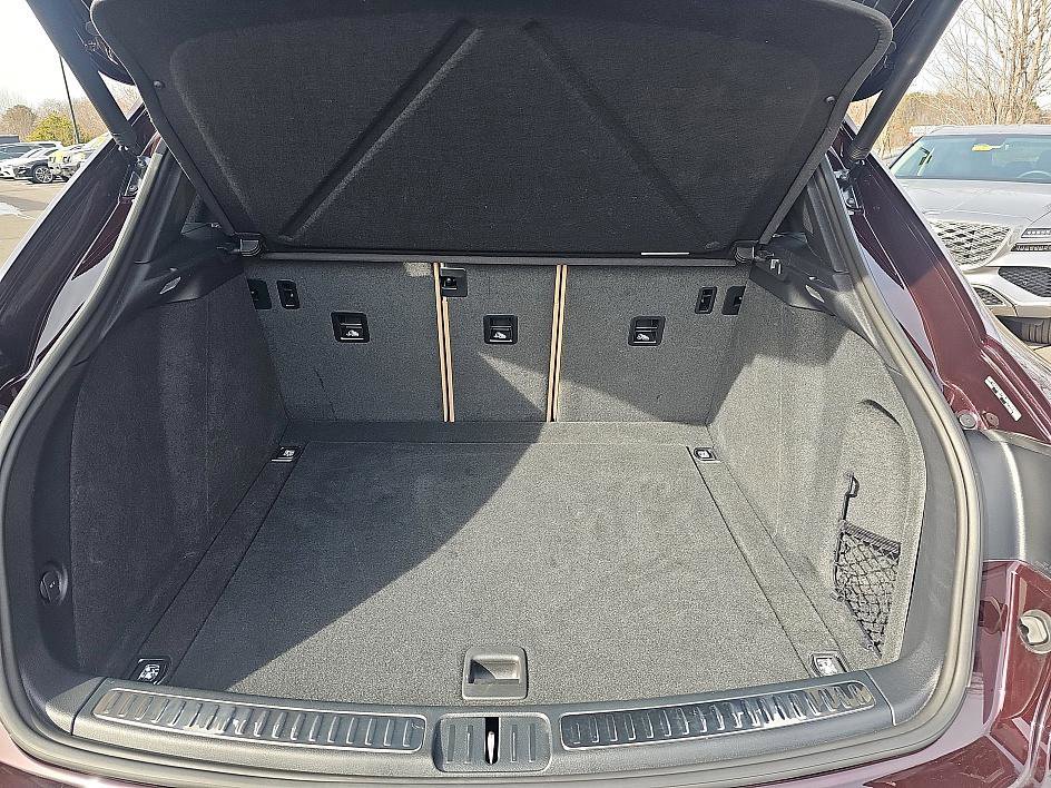 Used 2024 Porsche Macan image 33