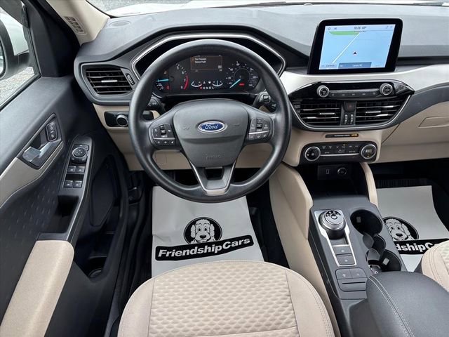 Used 2020 Ford Escape SE image 3