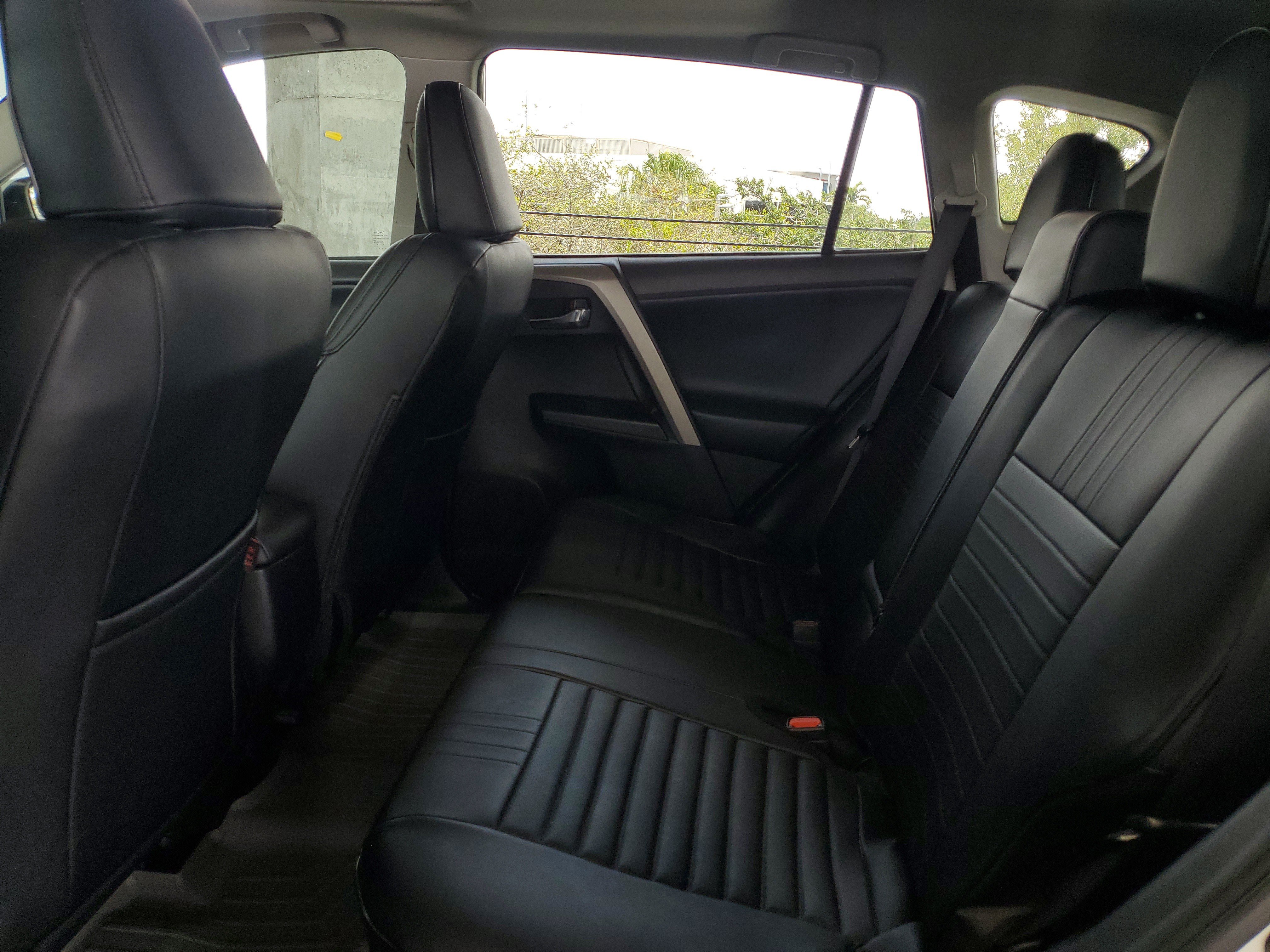 Used 2018 Toyota RAV4 XLE w/ Plus Extra Value Package FWD image 9