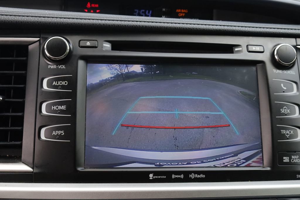 Used 2018 Toyota Highlander XLE image 23