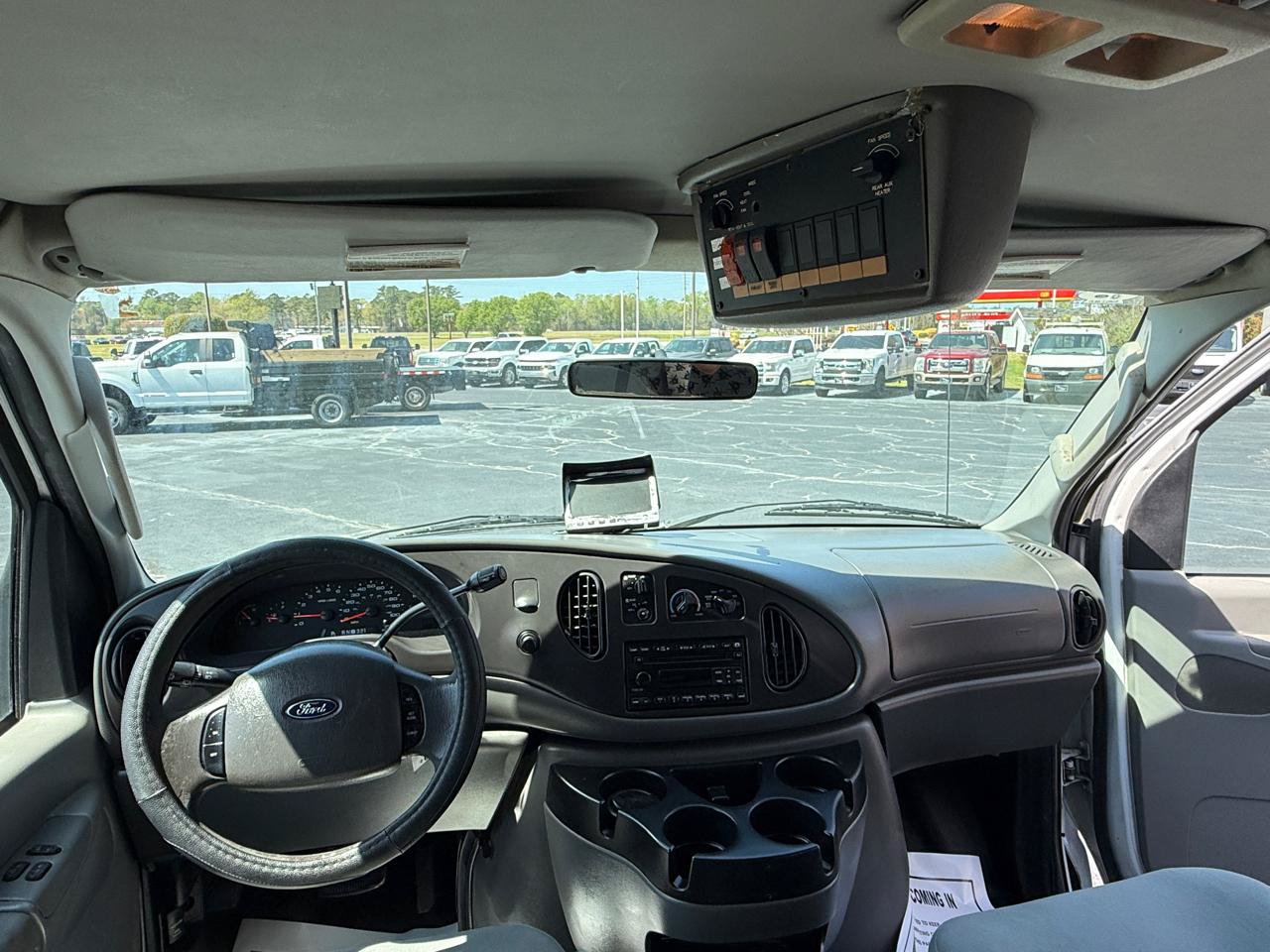 Used 2007 Ford E-350 and Econoline 350 Super Duty RWD image 11