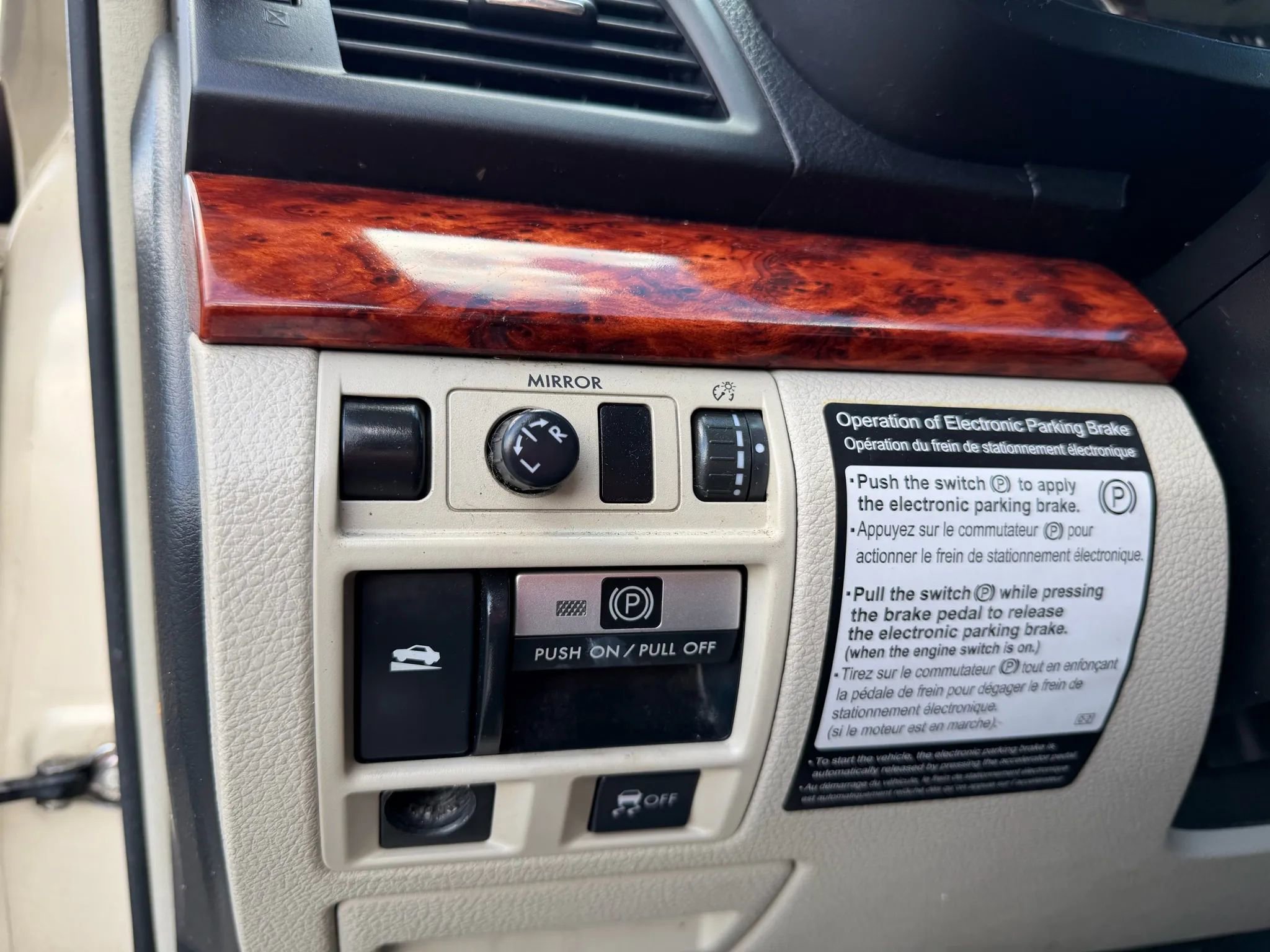 Used 2010 Subaru Outback 2.5i Limited image 14