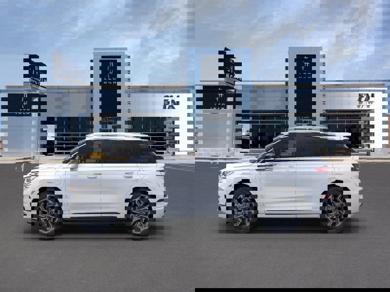 Used 2023 Lincoln Corsair Grand Touring w/ Equipment Group 302A image 3