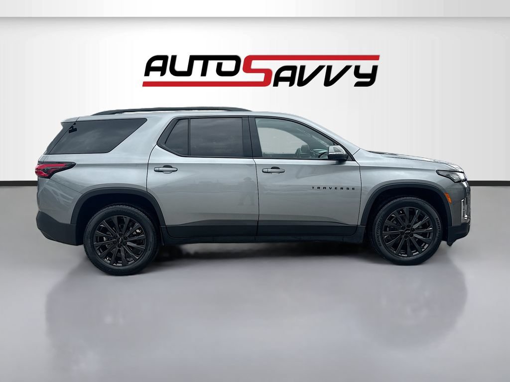 Used 2023 Chevrolet Traverse RS FWD image 8