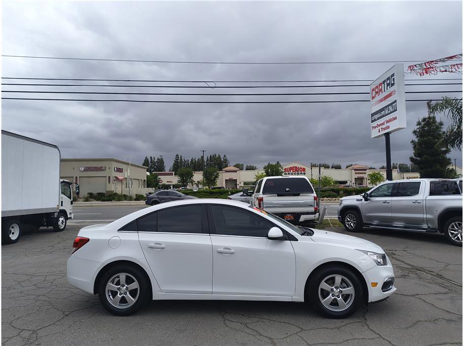 Used 2015 Chevrolet Cruze LT FWD image 3