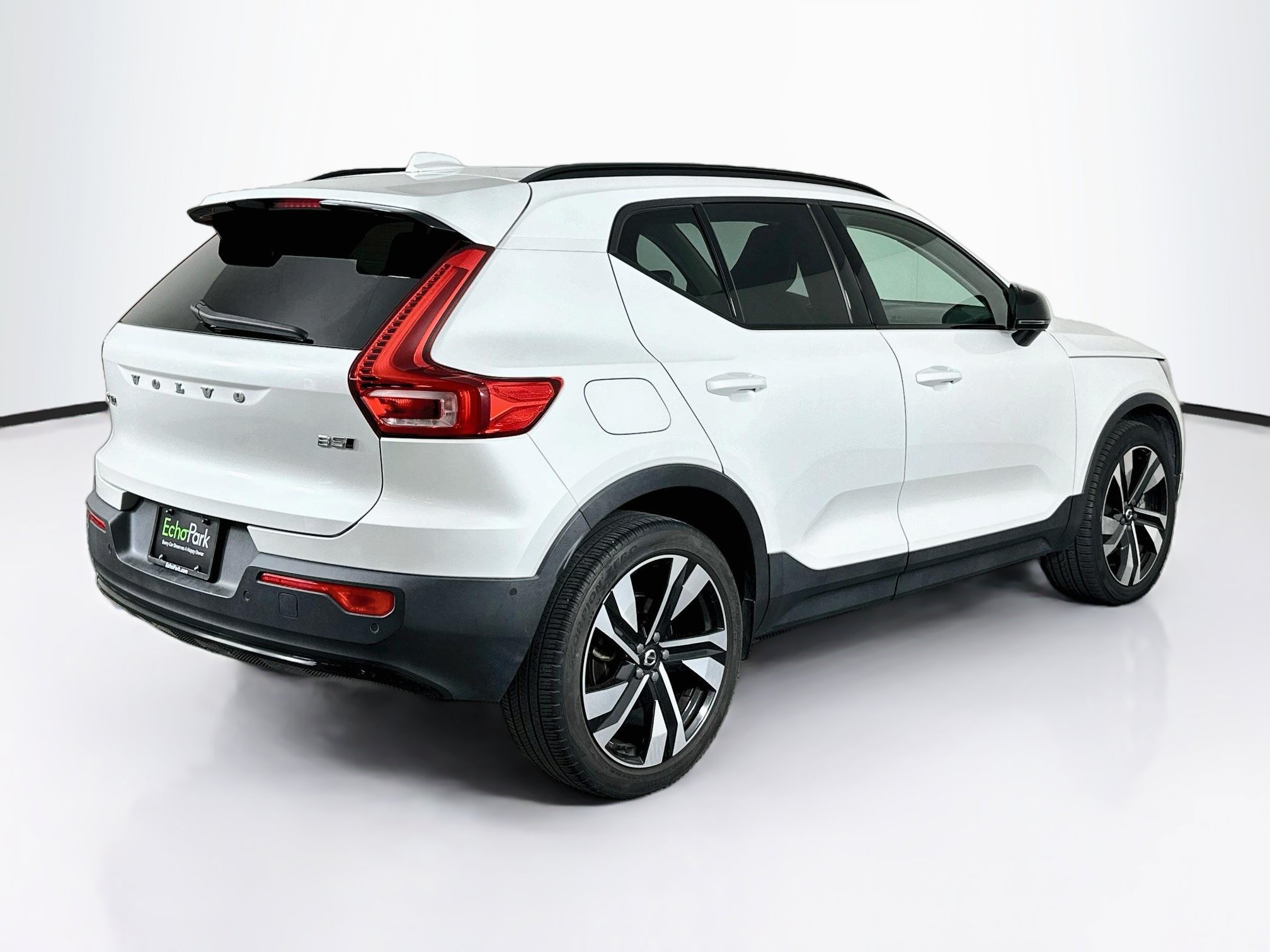 Used 2023 Volvo XC40 B5 Ultimate w/ Protection Package Premier AWD/4WD image 9