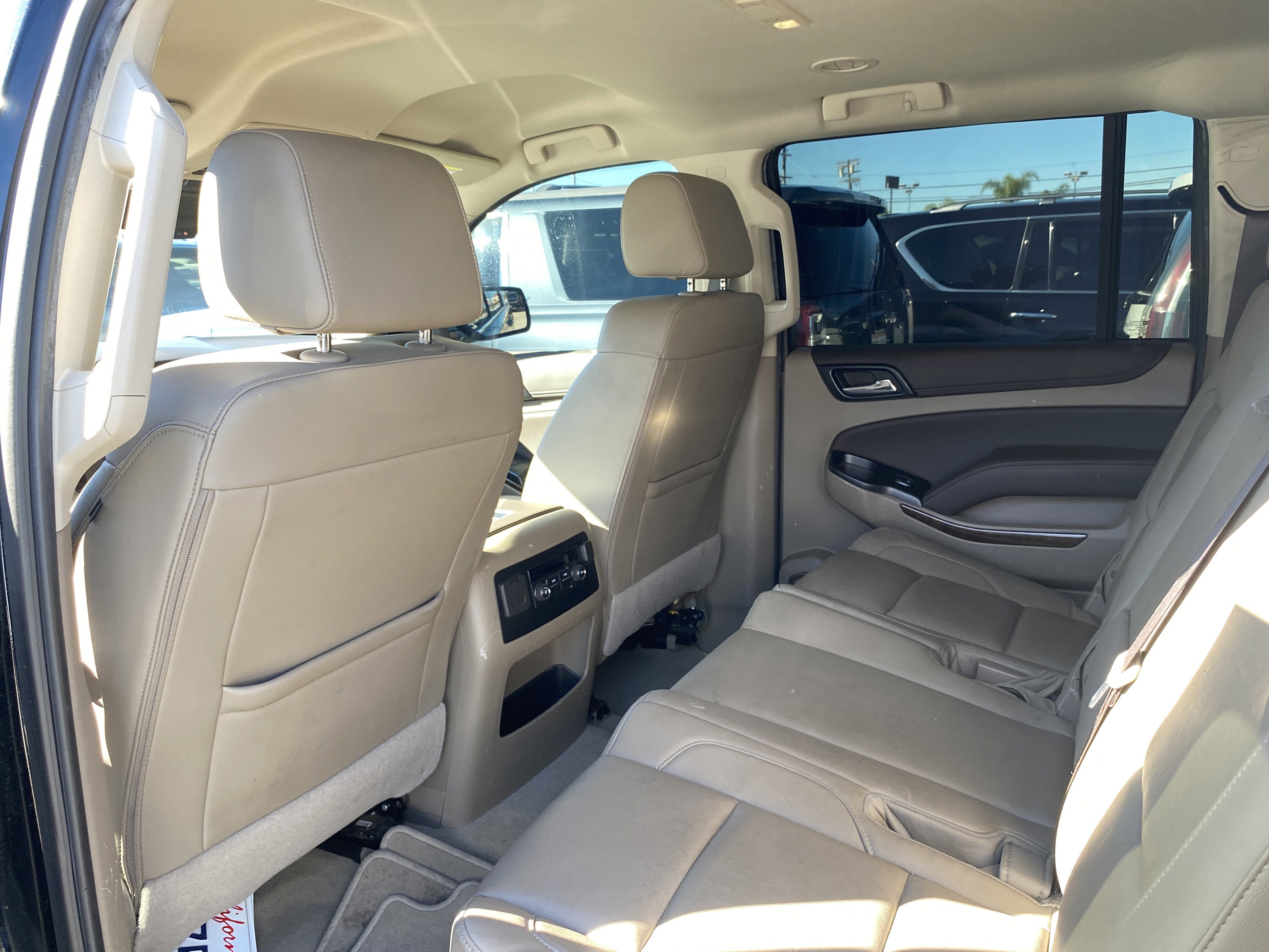 Used 2023 Chevrolet Suburban Premier image 15