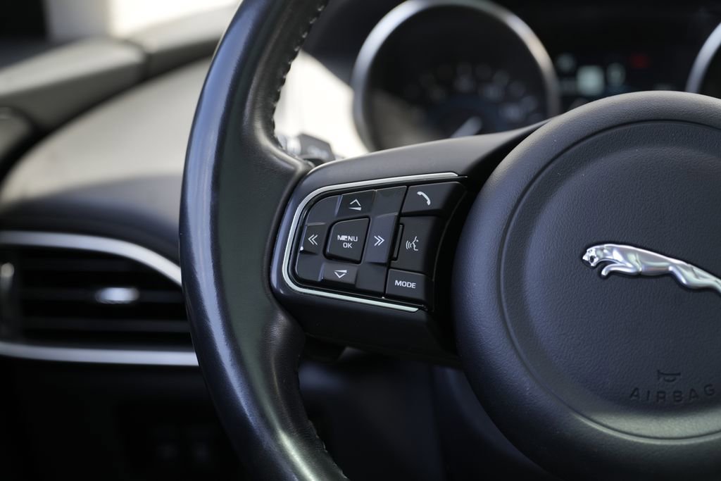 Used 2019 Jaguar F-PACE Premium image 48