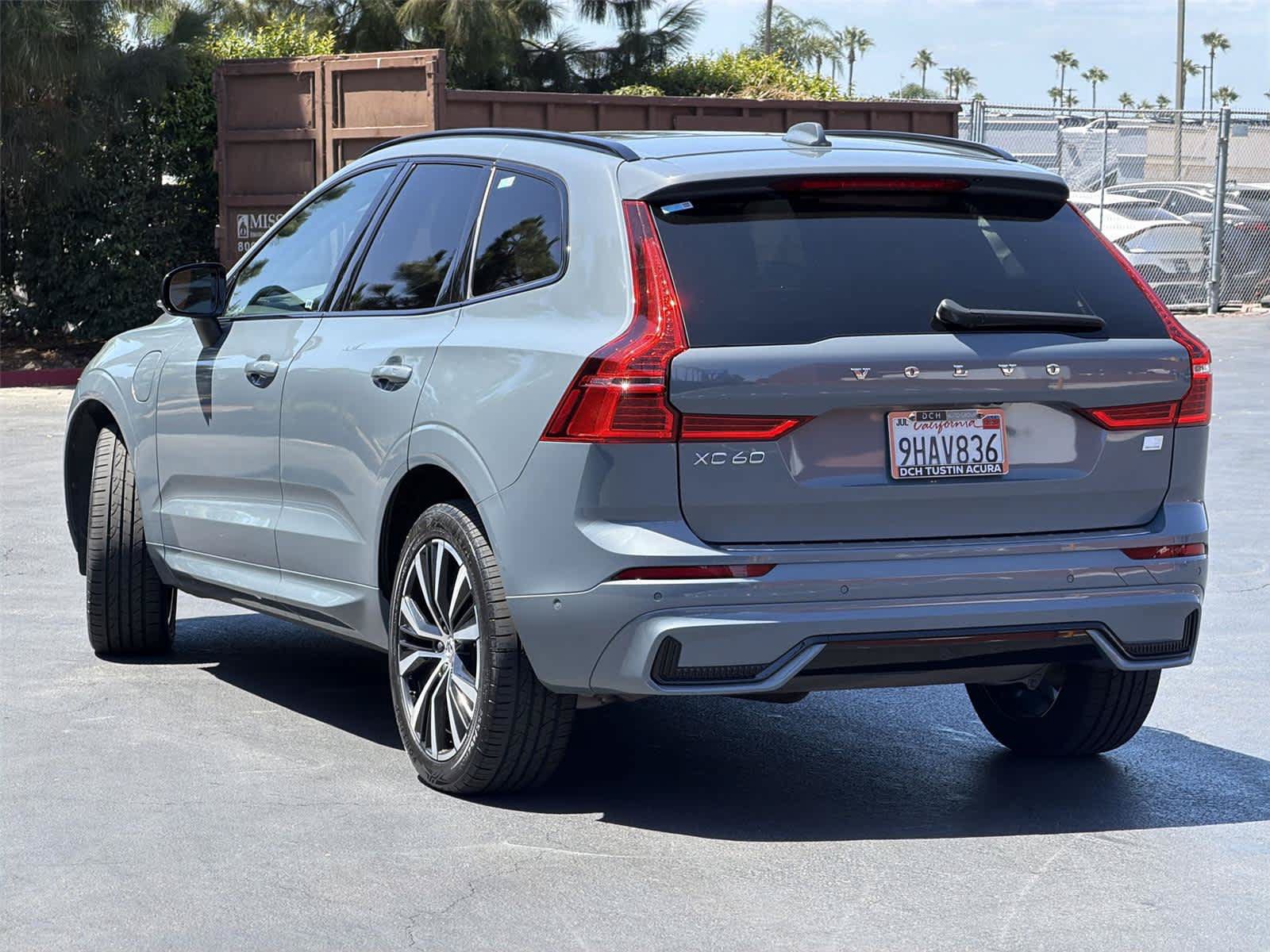 Used 2023 Volvo XC60 T8 Plus w/ Climate Package AWD/4WD image 5