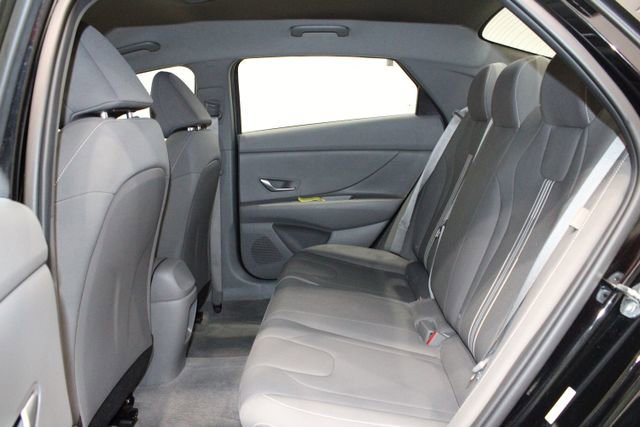 Used 2024 Hyundai Elantra SEL image 8