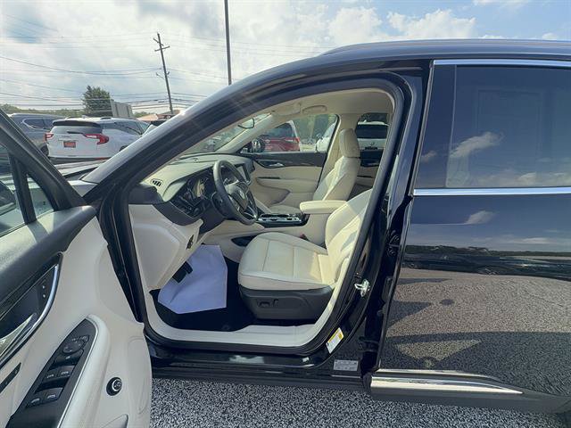 Used 2023 Buick Envision Essence AWD/4WD image 12