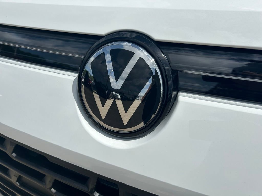 Used 2025 Volkswagen Tiguan S image 17