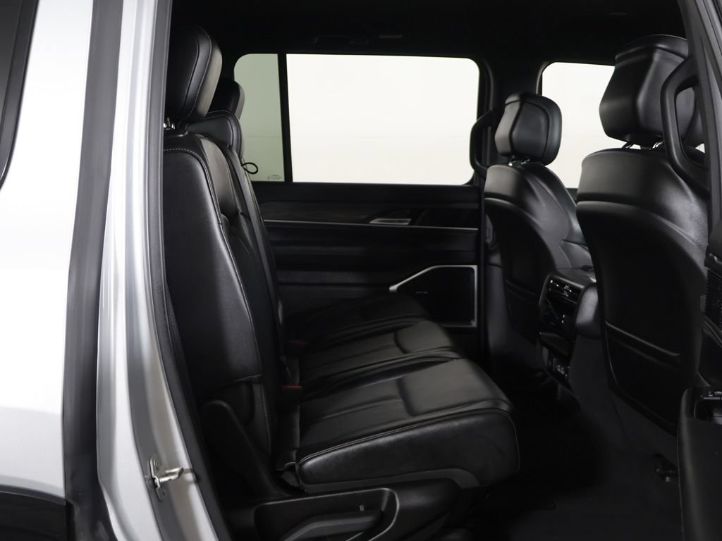 Used 2024 Jeep Wagoneer Series II w/ Flexible Seating Group AWD/4WD image 33