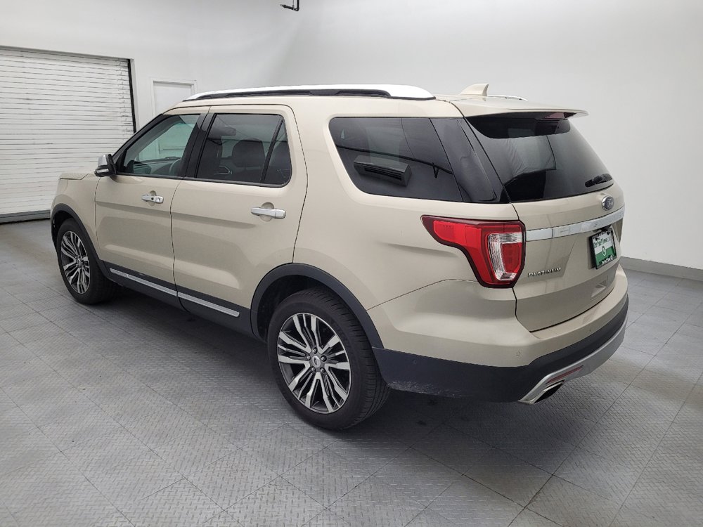 Used 2017 Ford Explorer Platinum AWD/4WD image 3