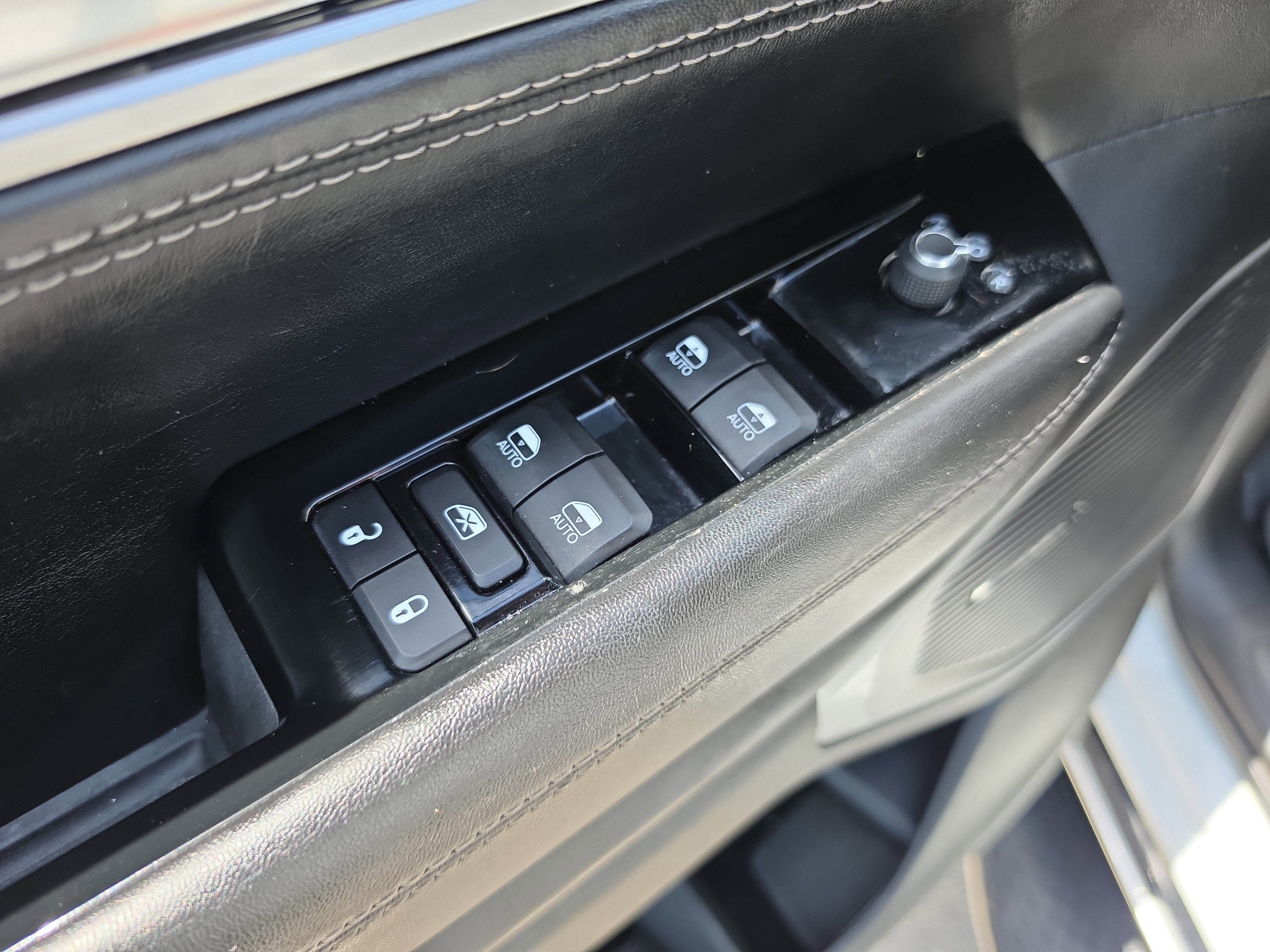 Used 2023 Jeep Wagoneer Series III w/ Preferred Equipment Group image 19