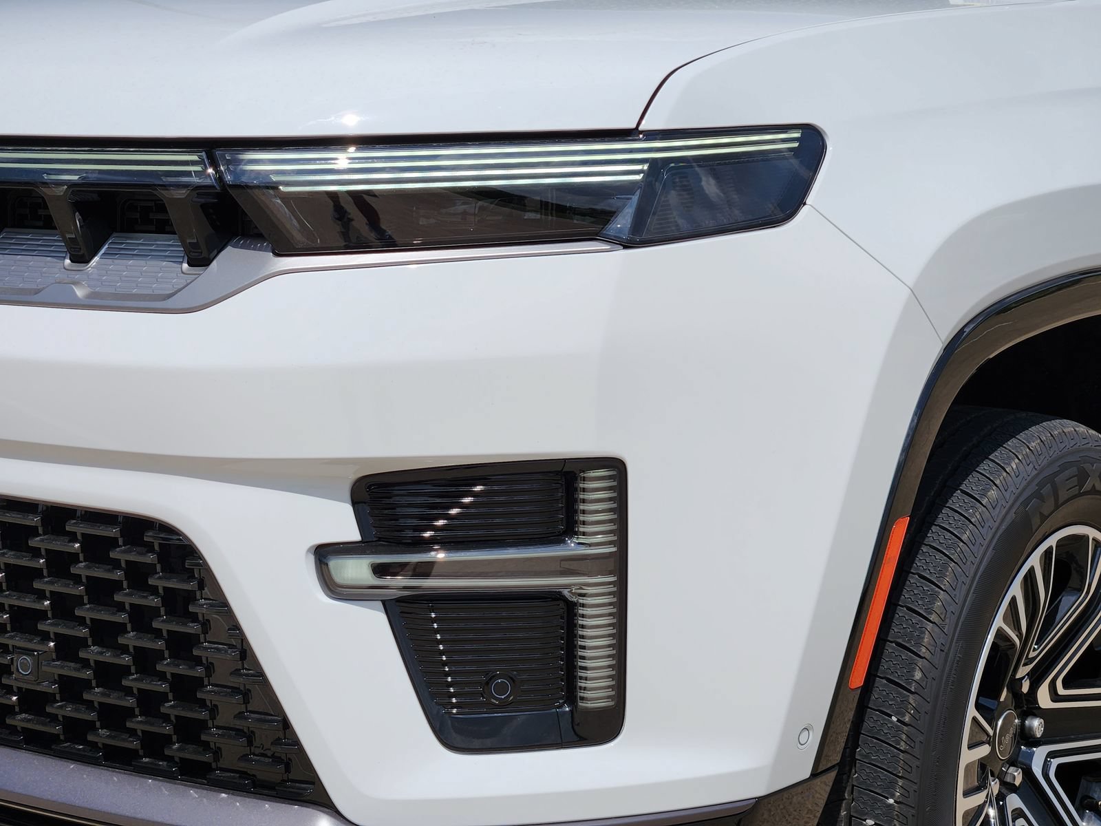 New 2026 Jeep Grand Wagoneer 4WD w/ Premium Group I image 10