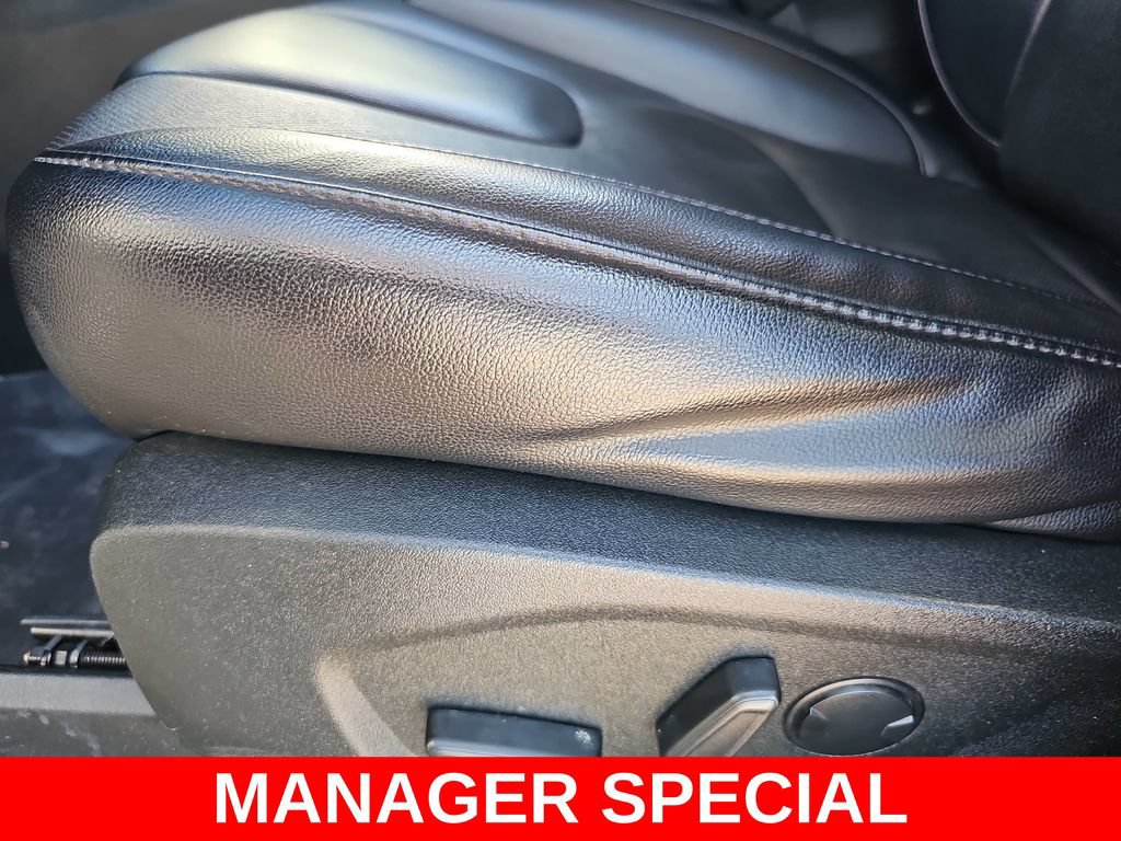 Used 2022 Ford Edge Titanium w/ Equipment Group 301A AWD/4WD image 30