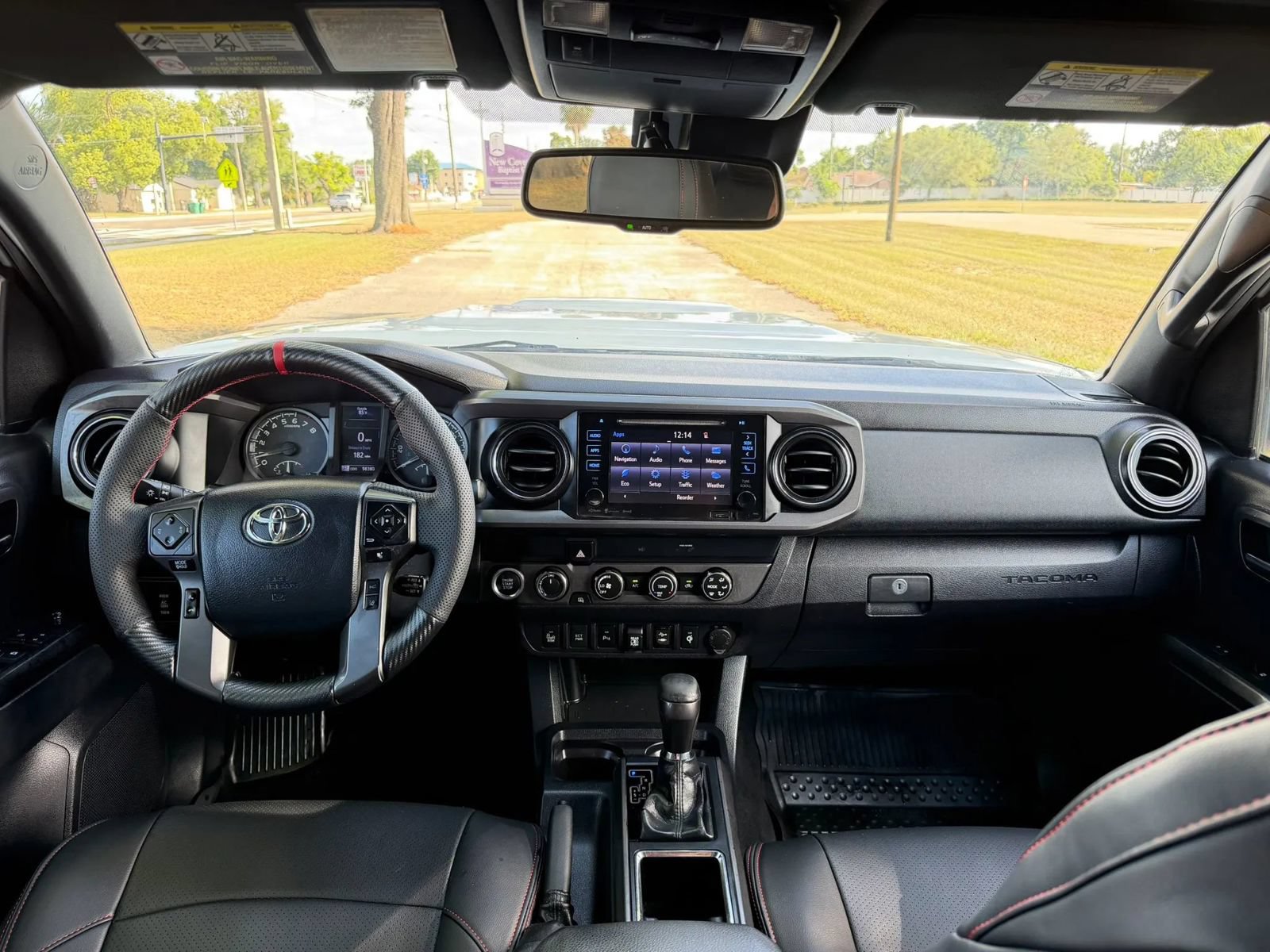 Used 2019 Toyota Tacoma TRD Sport w/ Technology Package AWD/4WD image 10