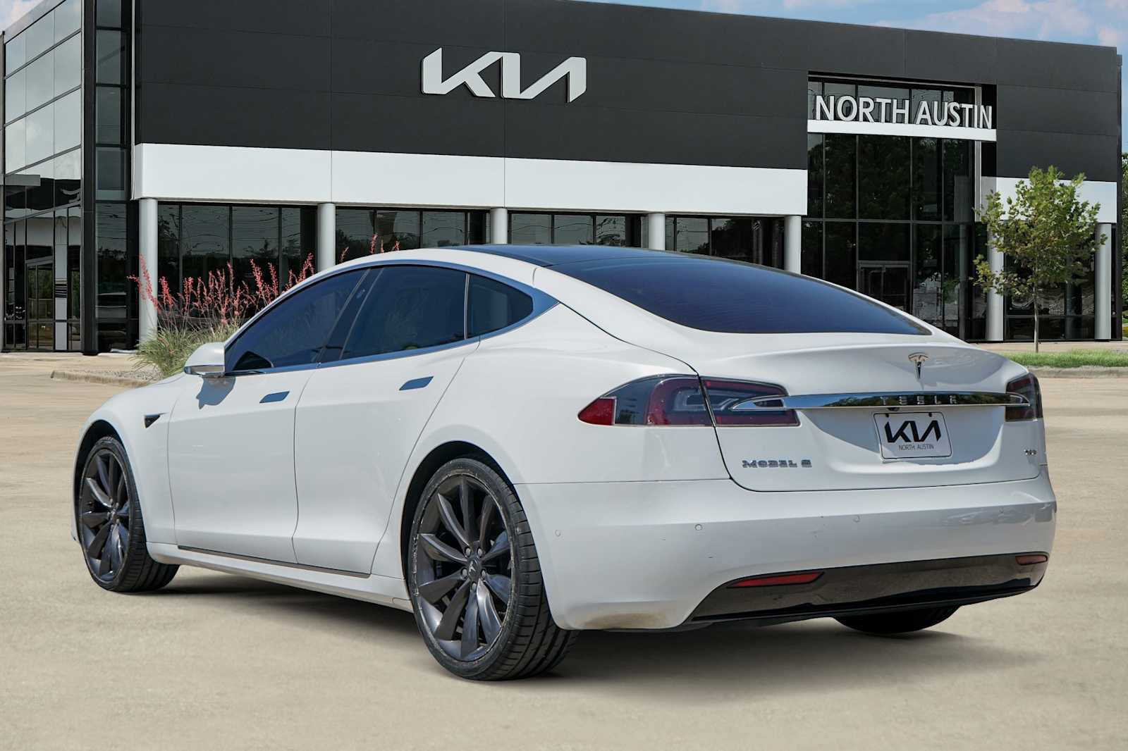 Used 2017 Tesla Model S 75D AWD/4WD image 4