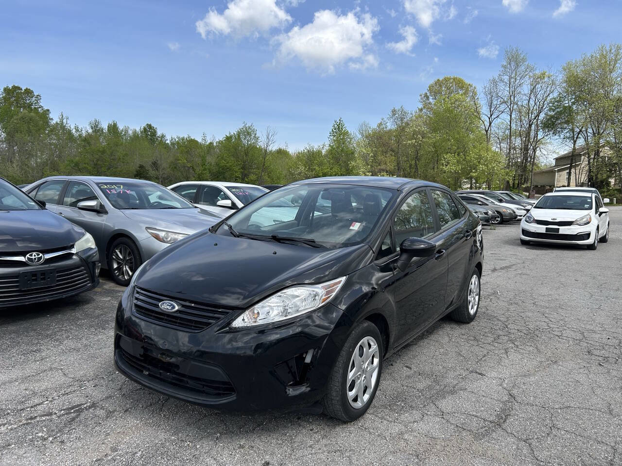Used 2012 Ford Fiesta S FWD image 2