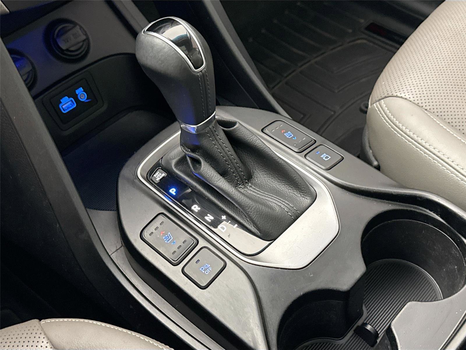 Used 2017 Hyundai Santa Fe SE image 29