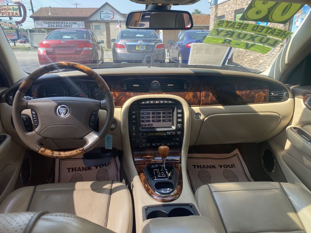 Used 2008 Jaguar XJ8 L image 9