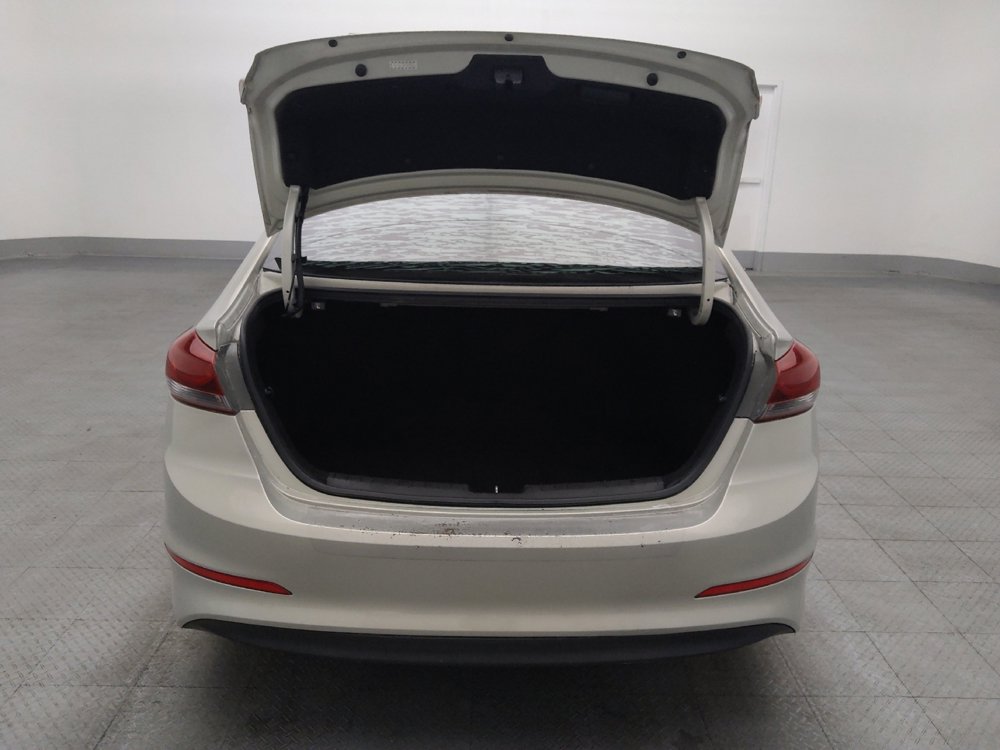 Used 2017 Hyundai Elantra SE image 29