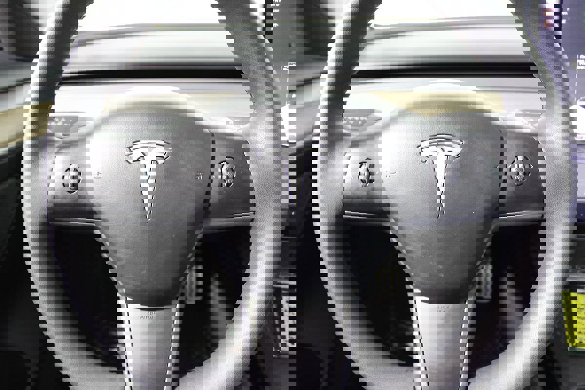 Used 2023 Tesla Model 3 Performance image 12