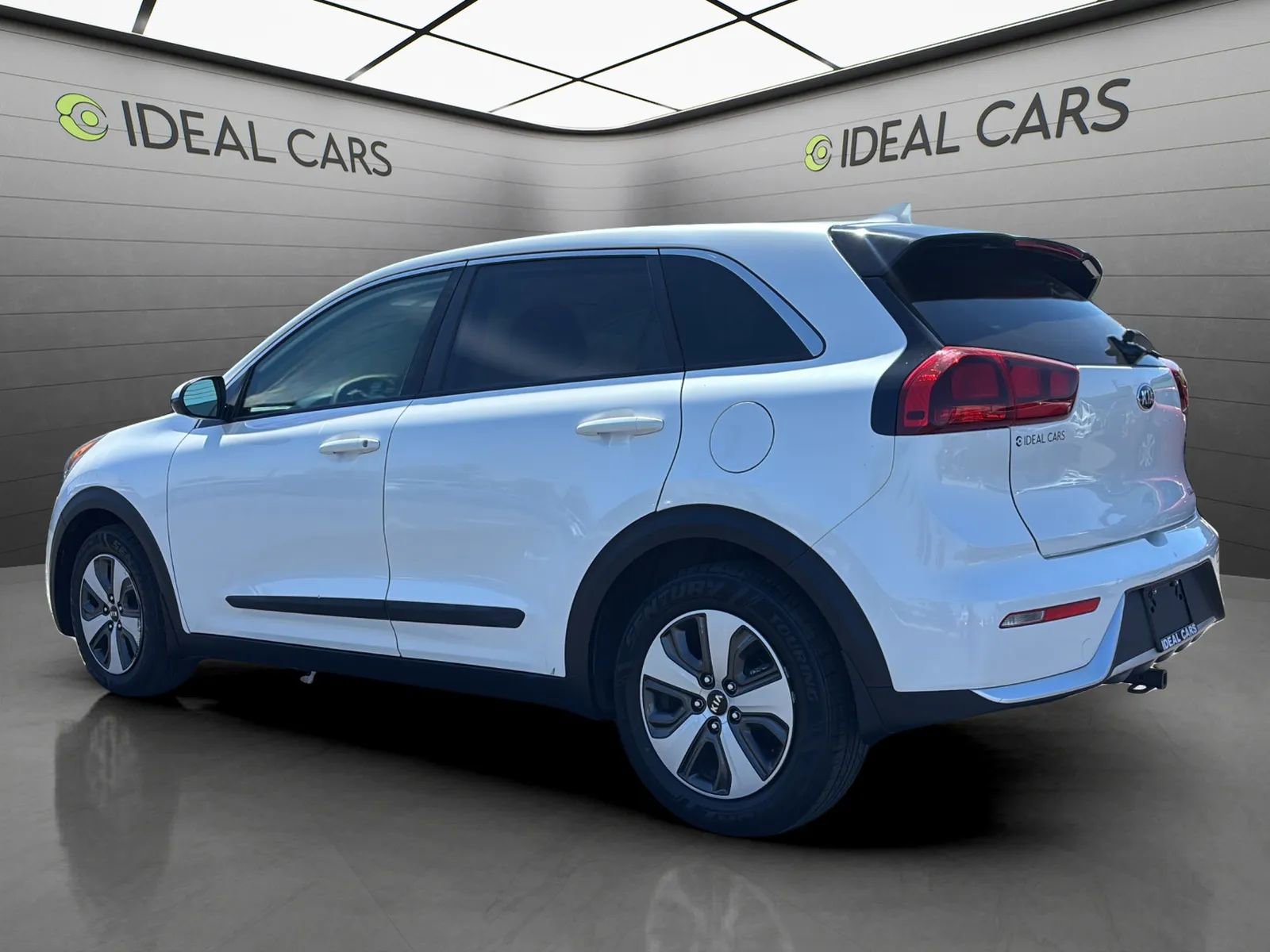 Used 2017 Kia Niro FE FWD image 7