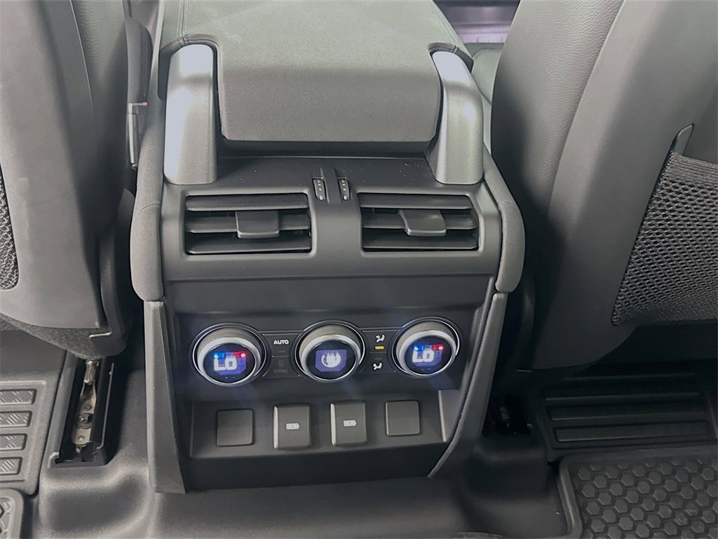 Used 2023 Land Rover Defender 110 X-Dynamic SE image 27