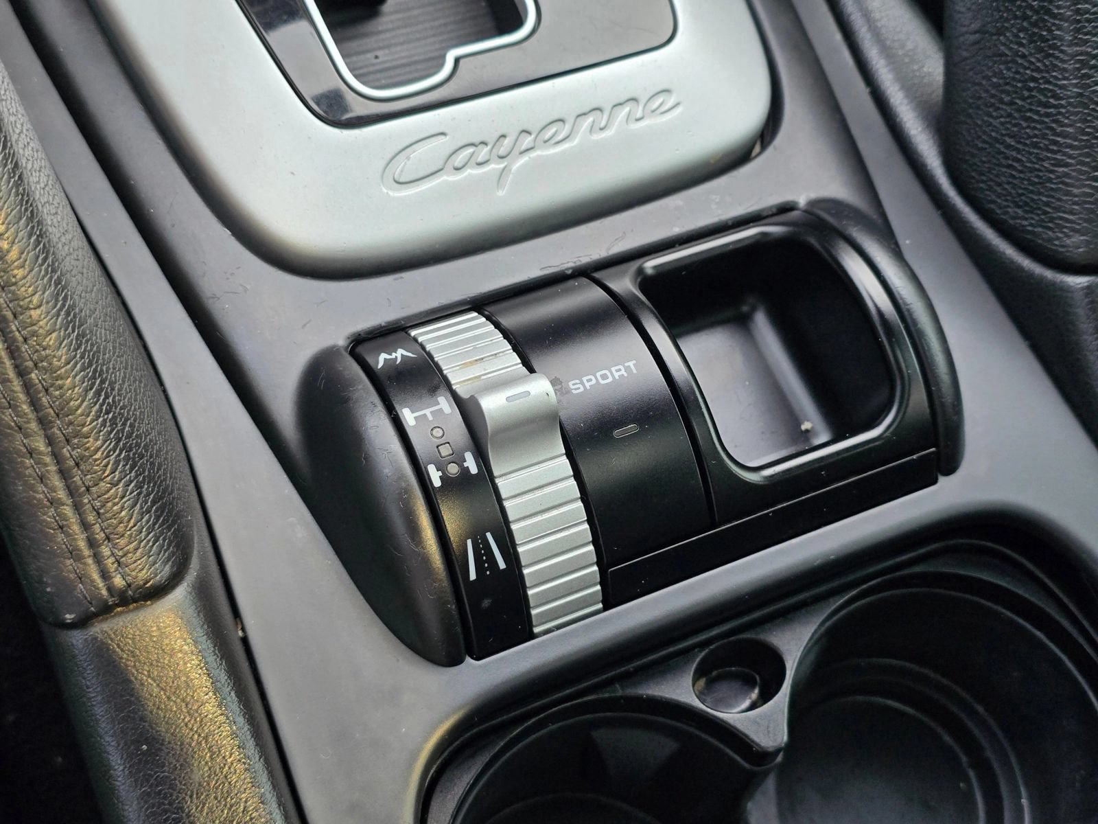 Used 2010 Porsche Cayenne AWD/4WD image 31