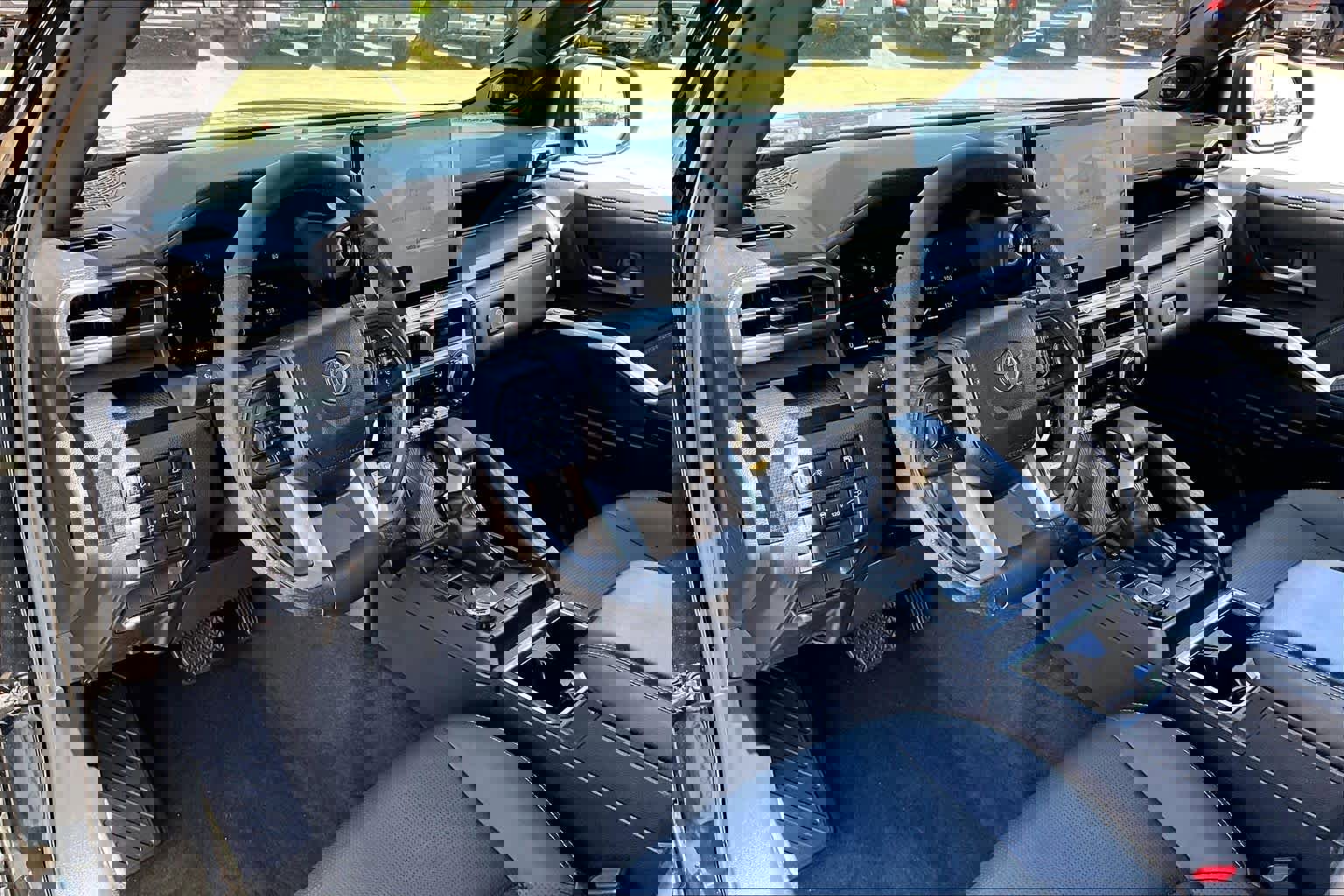 Used 2025 Toyota 4Runner Limited image 18