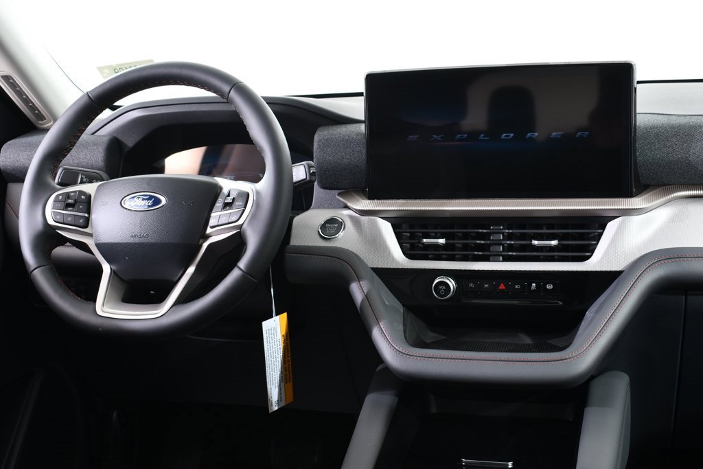 New 2025 Ford Explorer Active w/ Active Comfort Package image 8