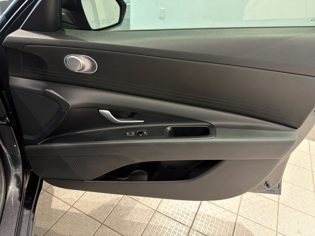 Used 2023 Hyundai Elantra SEL image 25