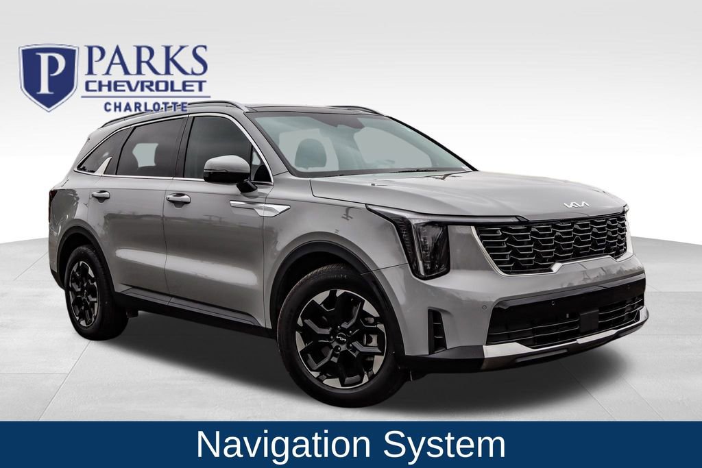 Used 2025 Kia Sorento S w/ Panoramic Sunroof Package