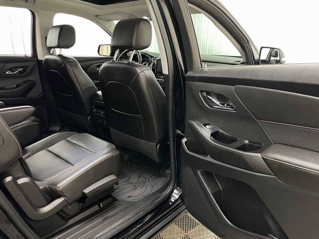 Certified 2020 Chevrolet Traverse Premier w/ Redline Edition AWD/4WD image 44