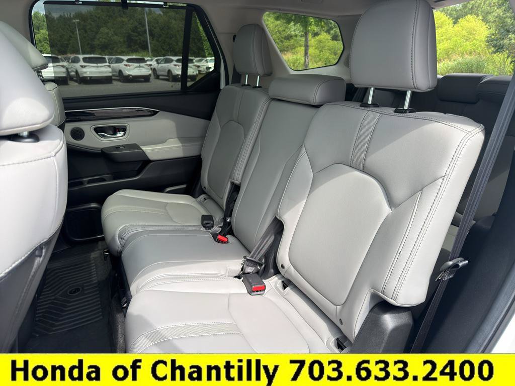 Certified 2025 Honda Pilot Touring image 26