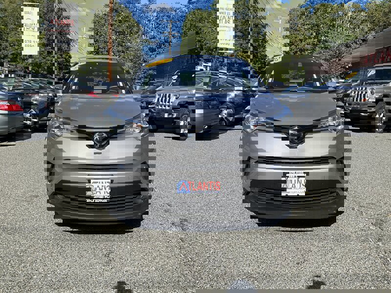 Used 2019 Toyota C-HR LE image 2