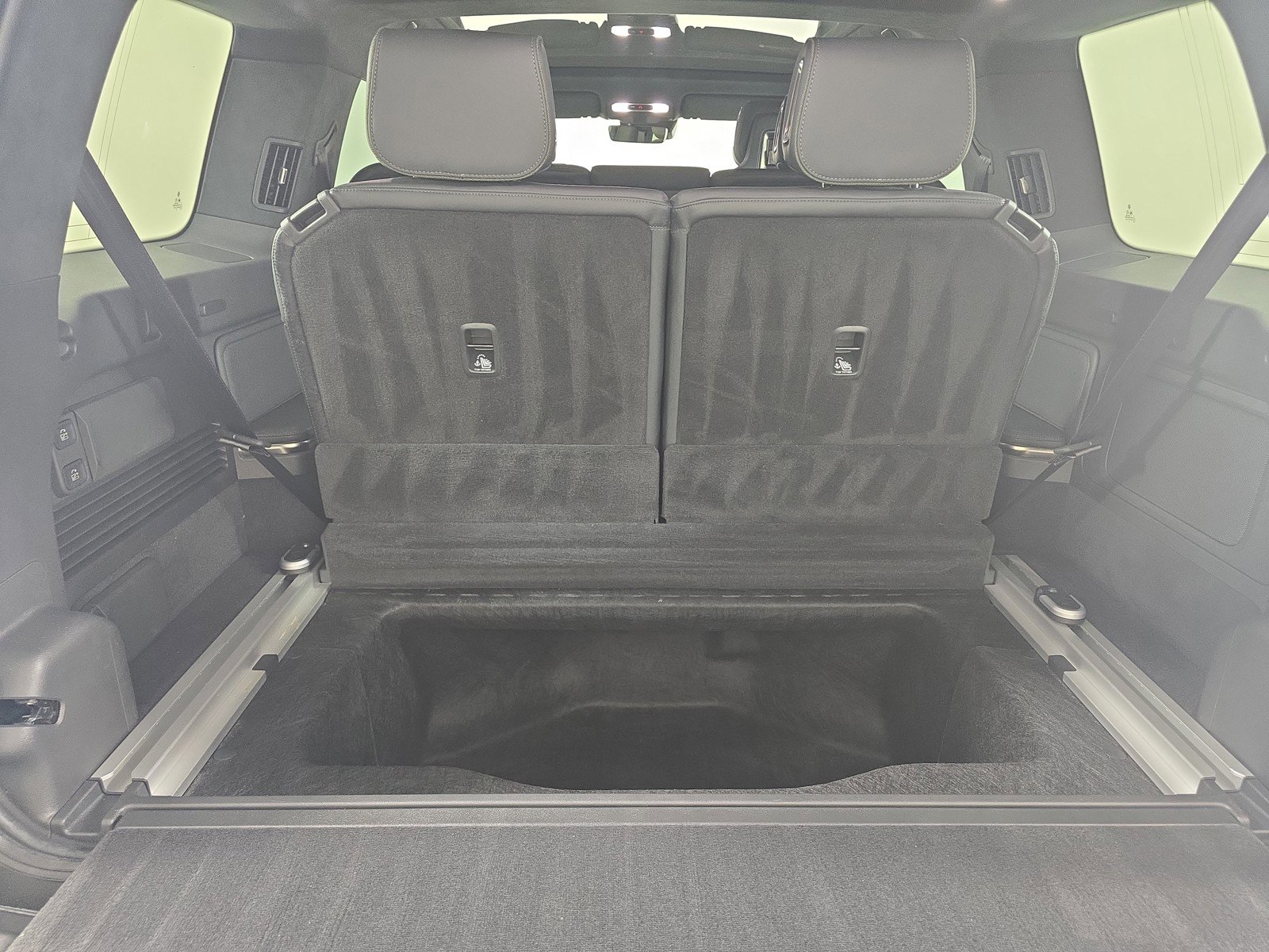 Used 2024 Rivian R1S Adventure image 26