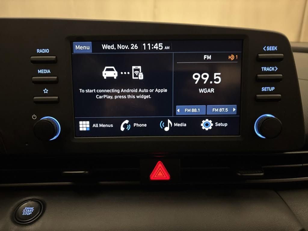 Certified 2025 Hyundai Elantra Sport image 18