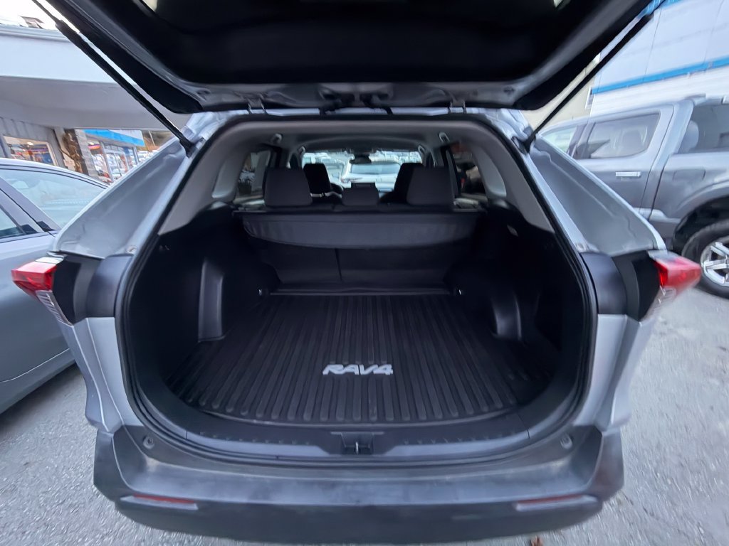 Used 2020 Toyota RAV4 XLE w/ All Weather Liner Package AWD/4WD image 11