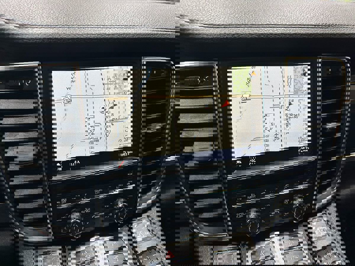 Used 2012 Porsche Panamera 4 image 24